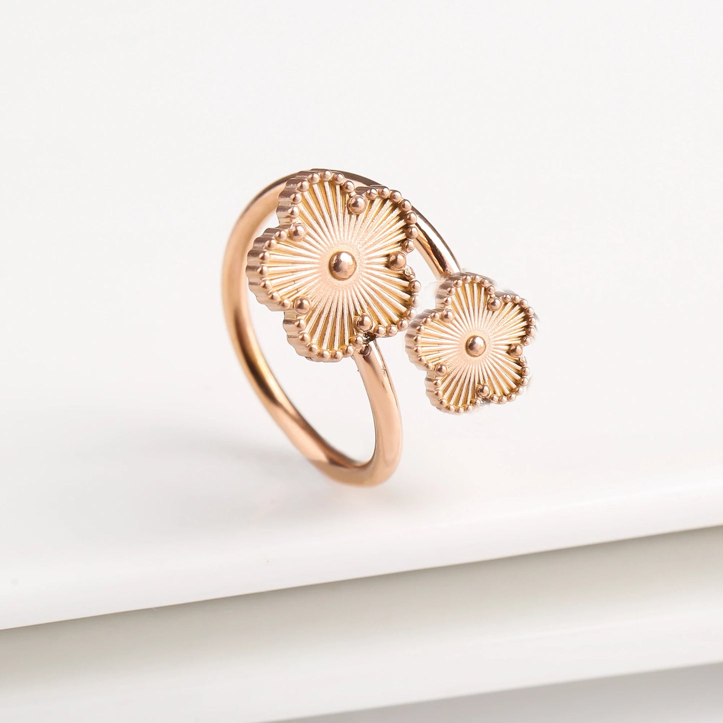 Opening Stainless Steel Gold Plated Botanical Plum Blossom Adjustable Ring Fashion for Woman Five Leaf Flower Jewelry Clover