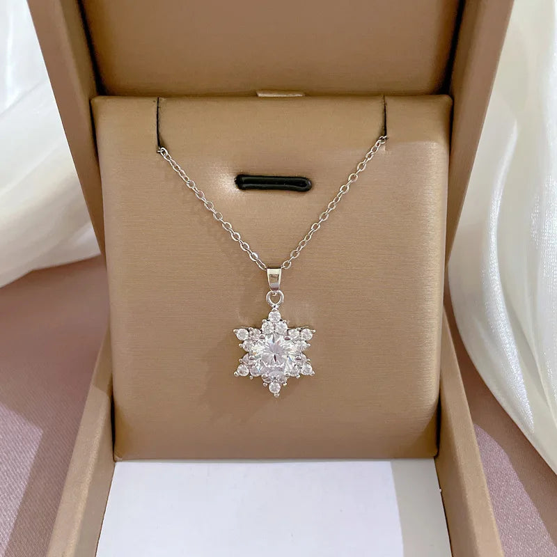 [Titanium Steel] Micro-inlaid Light Luxury Zircon Snowflake Lovely Exquisite Micro-inlaid Fashion Trend Clavicle Chain