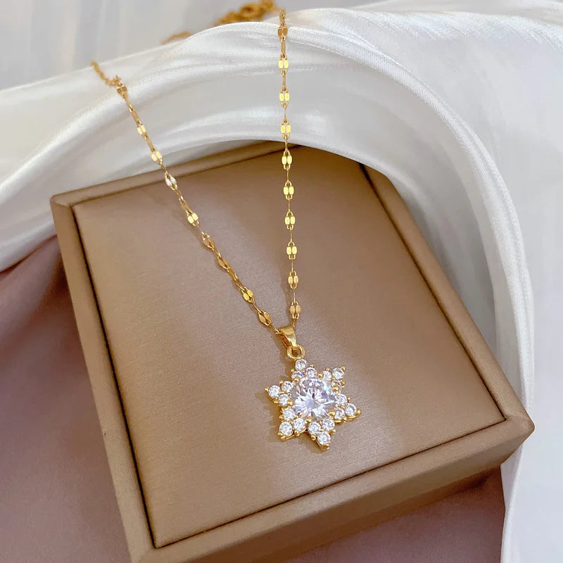 [Titanium Steel] Micro-inlaid Light Luxury Zircon Snowflake Lovely Exquisite Micro-inlaid Fashion Trend Clavicle Chain