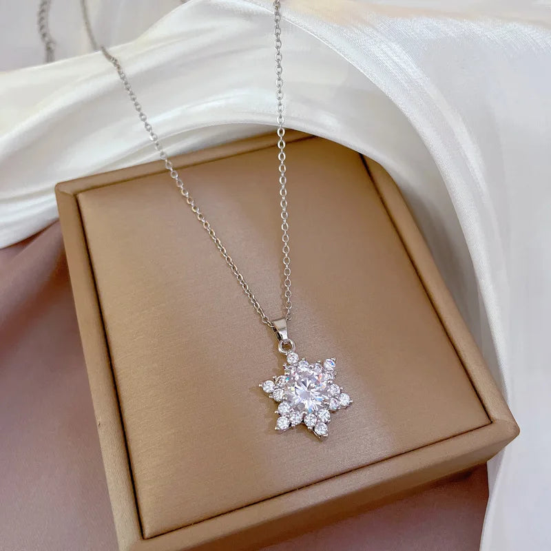 [Titanium Steel] Micro-inlaid Light Luxury Zircon Snowflake Lovely Exquisite Micro-inlaid Fashion Trend Clavicle Chain